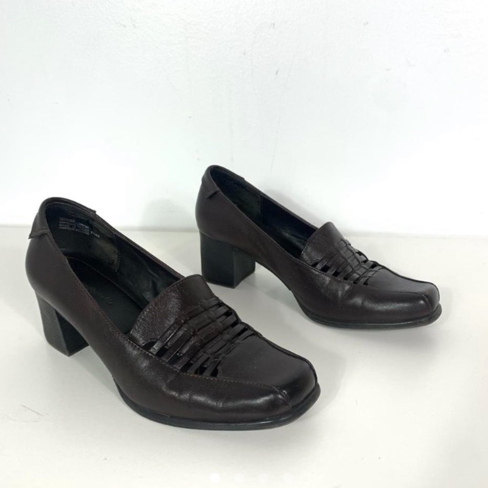 VINTAGE DARK BROWN CUT OUT GENUINE LEATHER SQUARED TOE SMALL HEELED LOAFERS